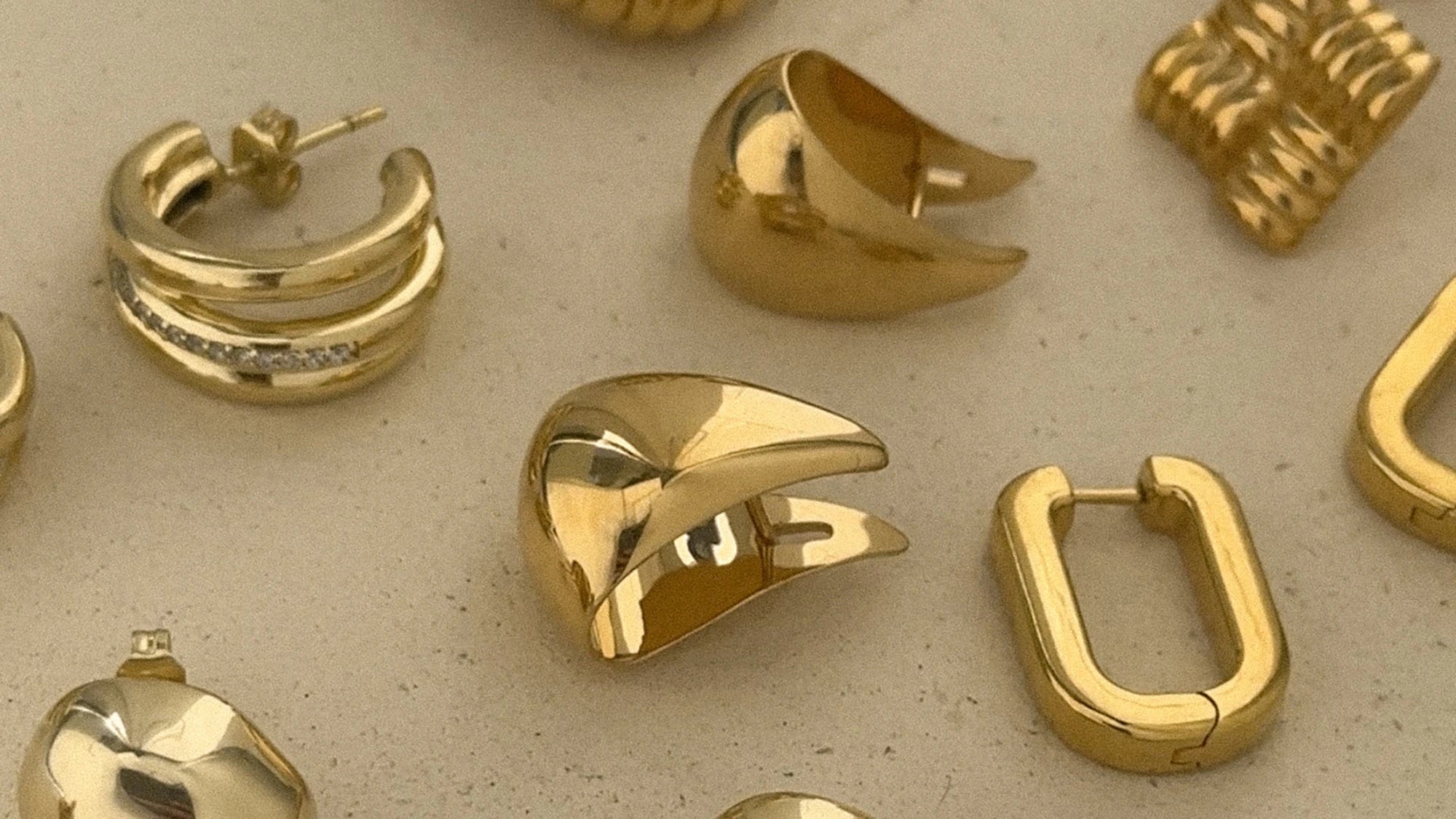 異世界のような輝き【leah alexandra】SOLA EARRINGS Earrings