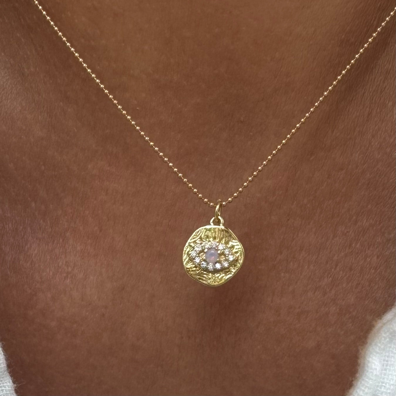 保護の象徴【leah alexandra】Evil Eye Medallion Necklace Evil Eye Medallion Necklace