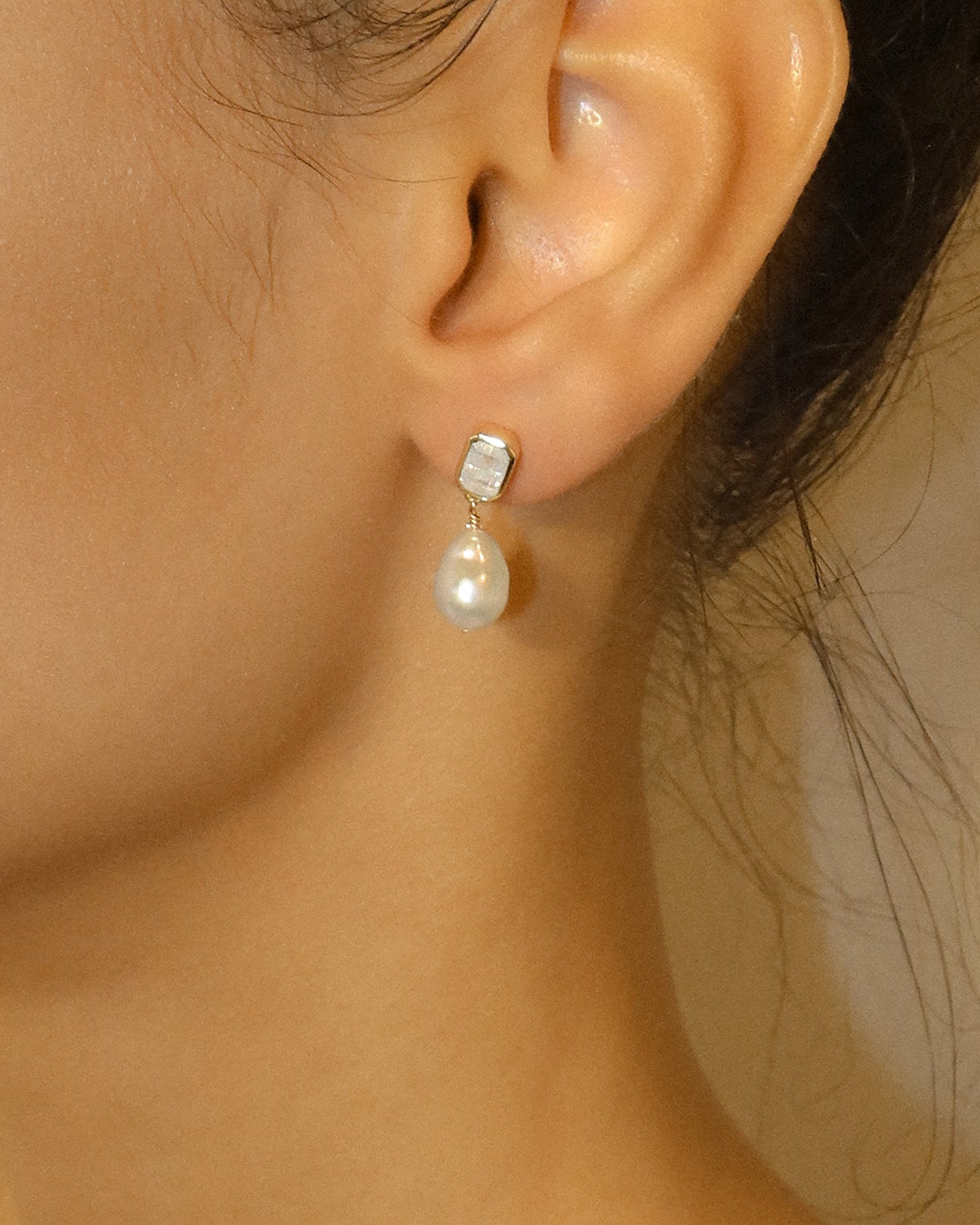 Moonstone Baroque Petite Drop