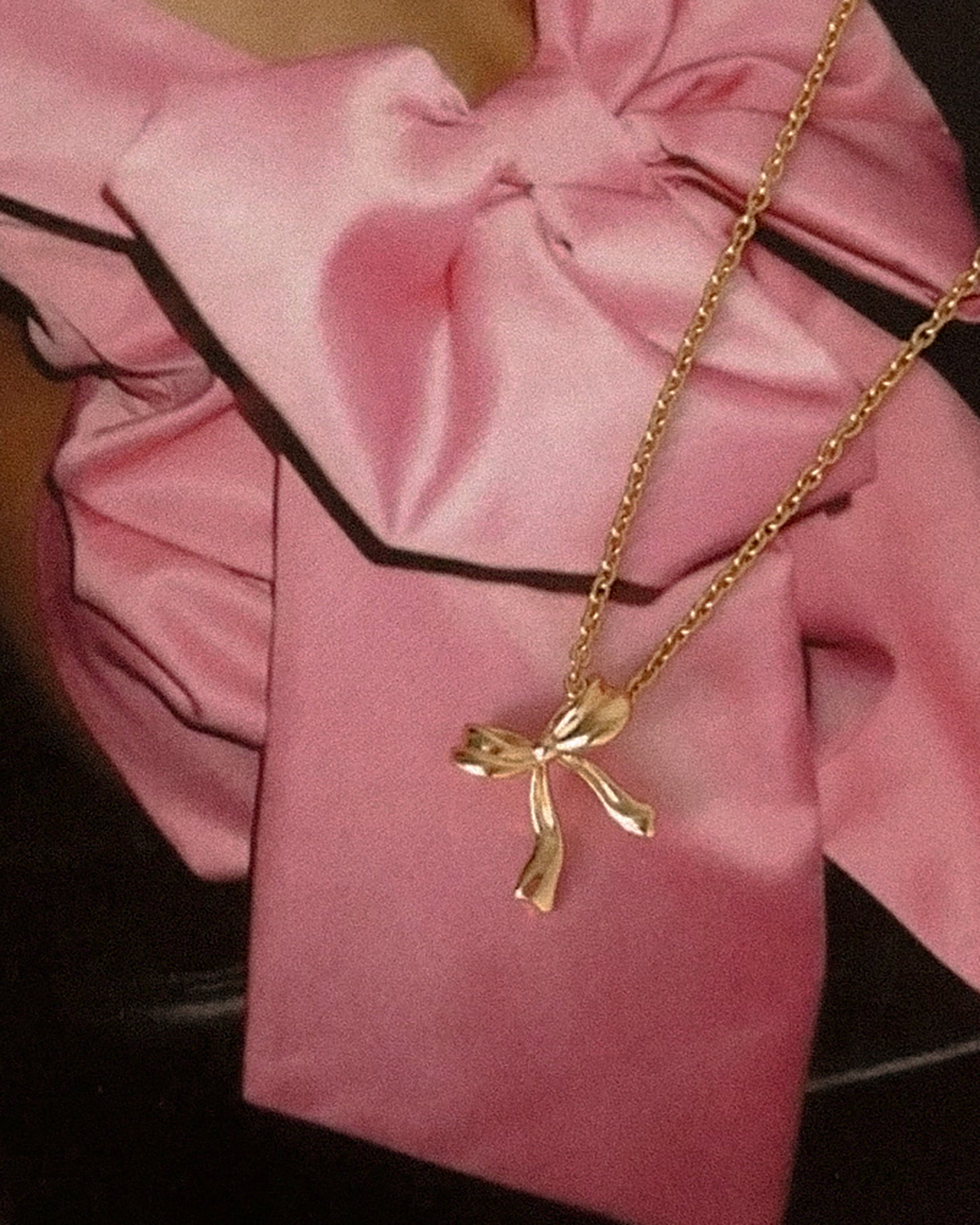 Bow Necklace