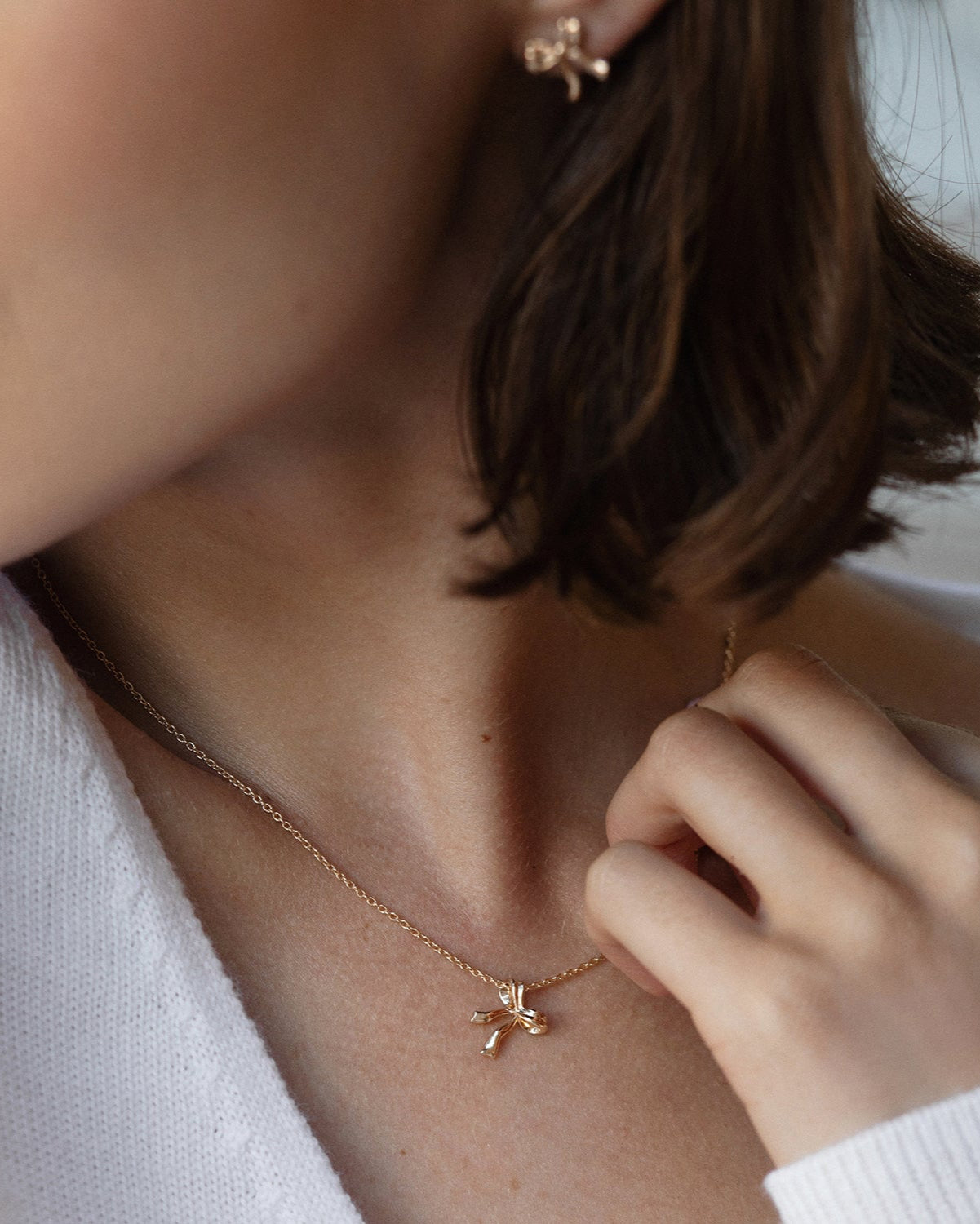 Bow Necklace