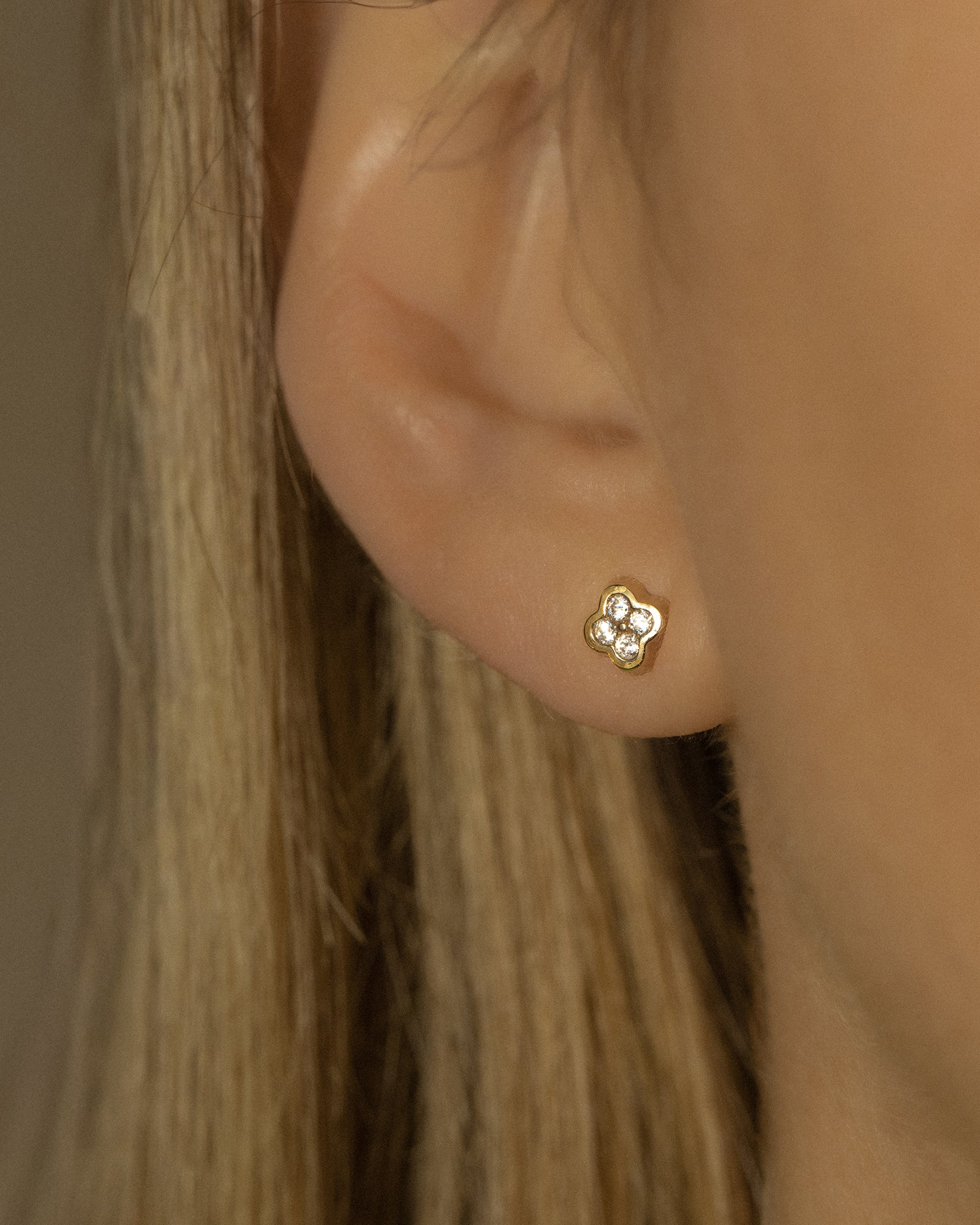 Clover Flatback Stud