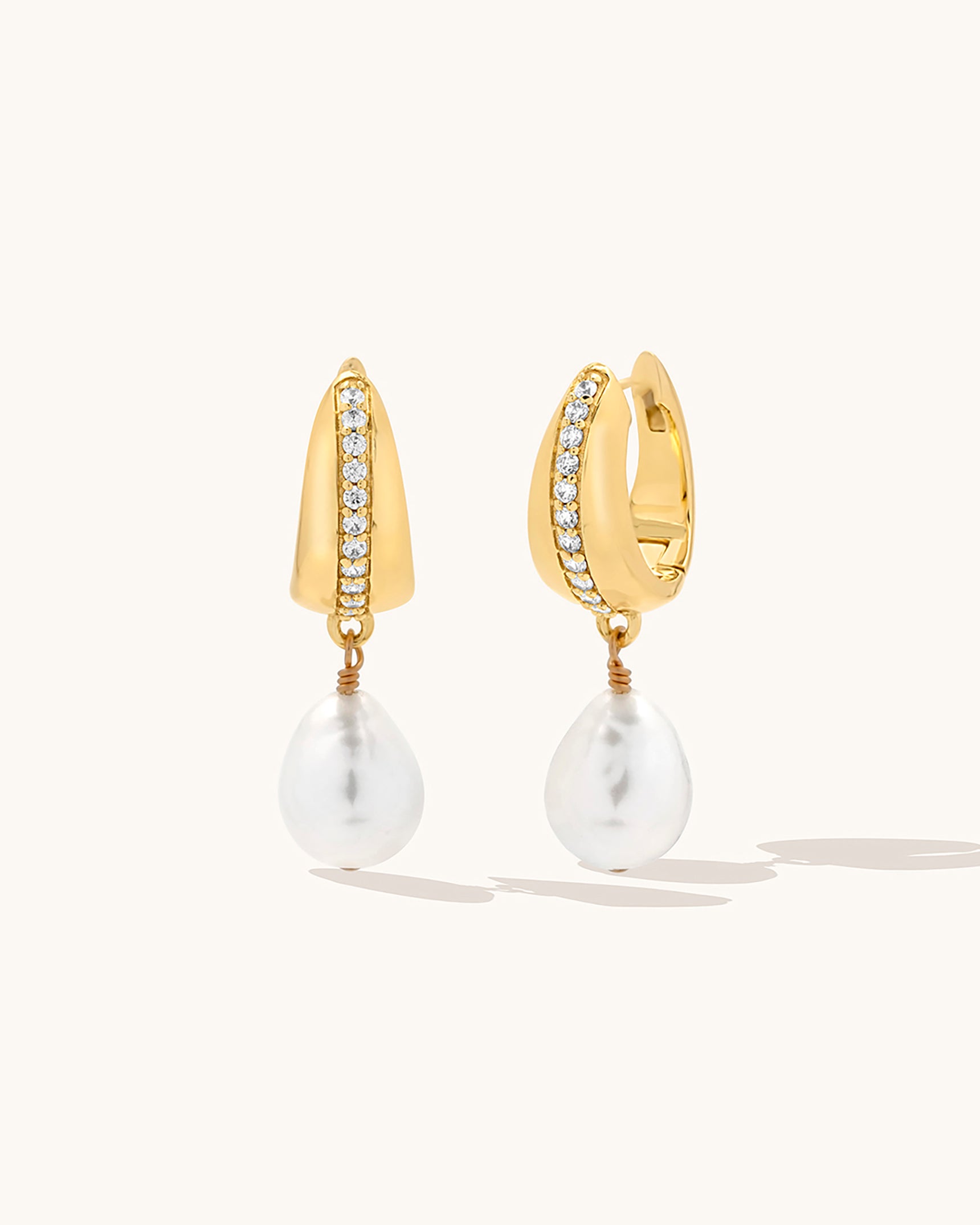 Costa Pearl Hoops