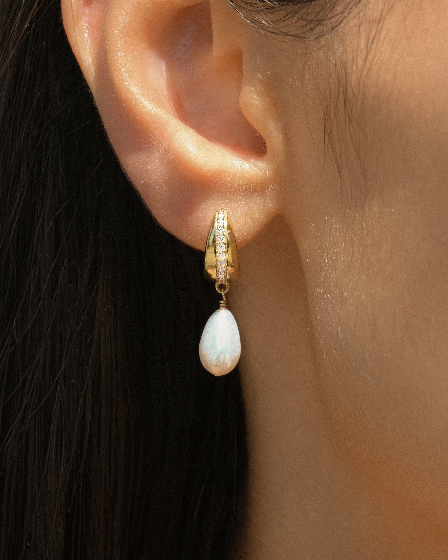 Costa Pearl Hoops