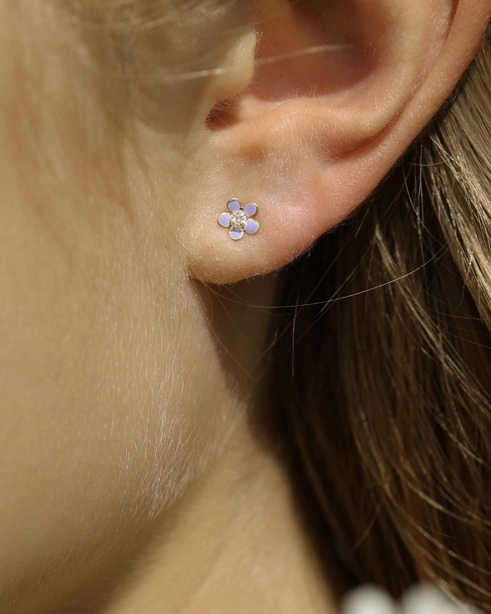 Daisy Purple 10K Studs