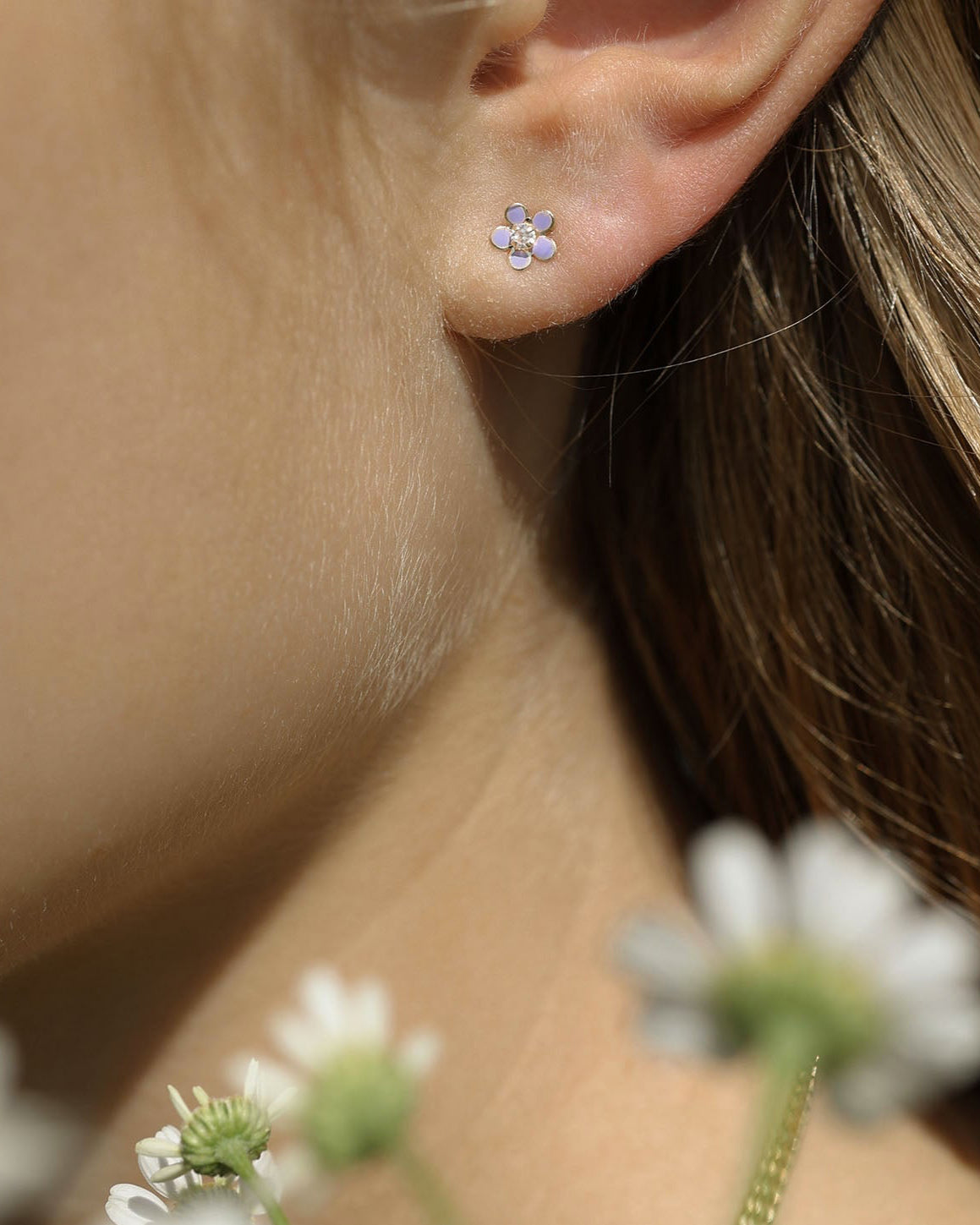 Daisy Flatback Stud