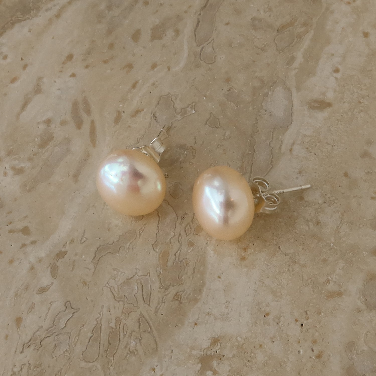 9.5mm Liz Satin Pearl Studs