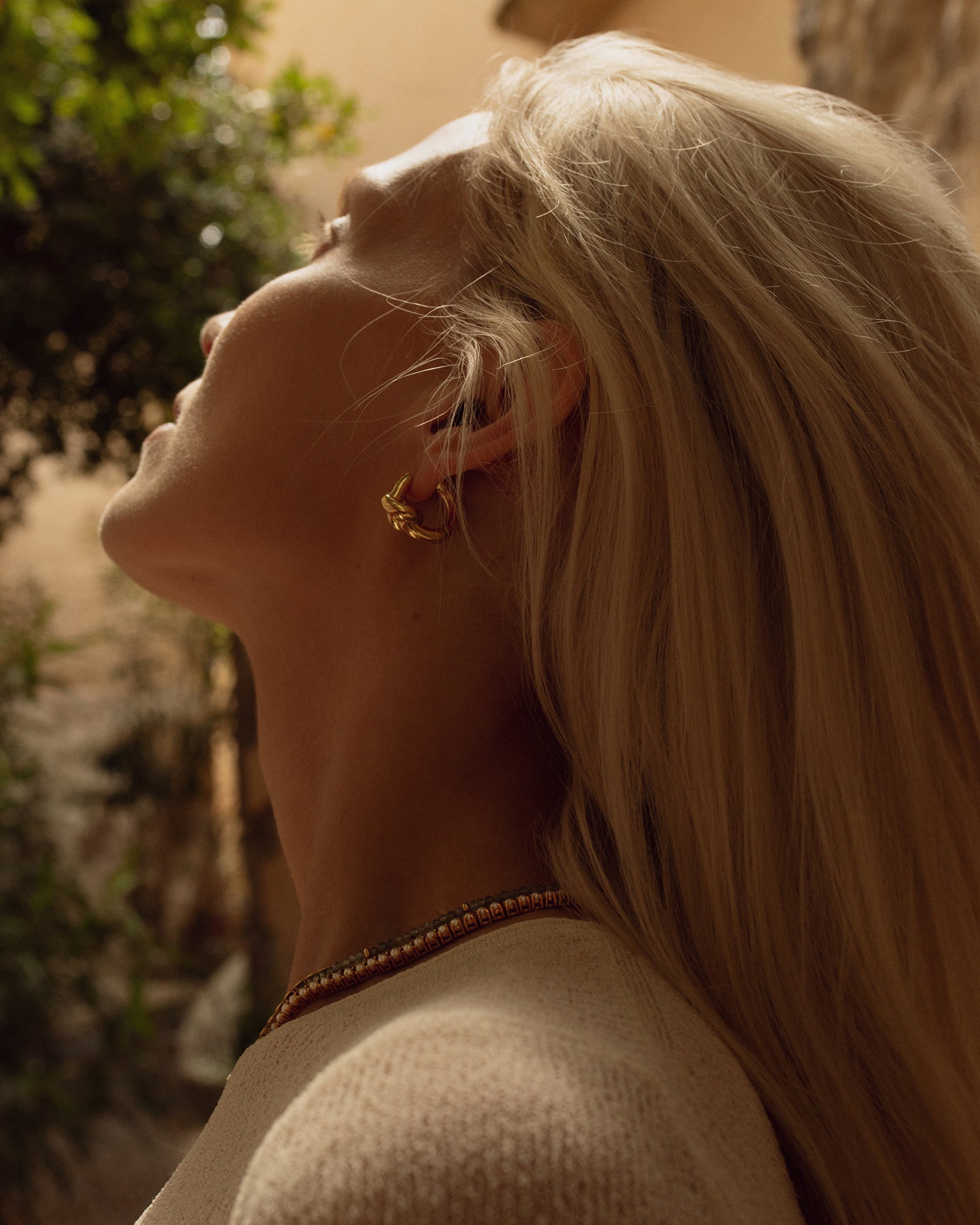 Knot Hoops