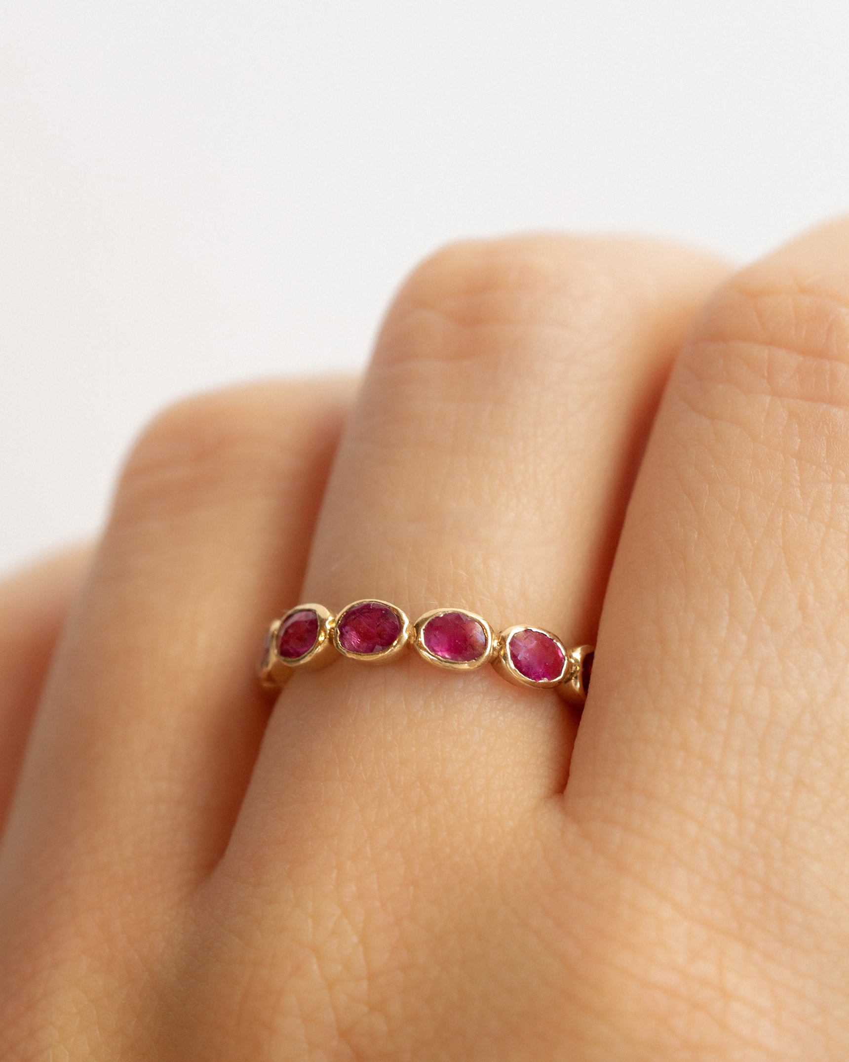 Surround Pink Sapphire 14K Ring