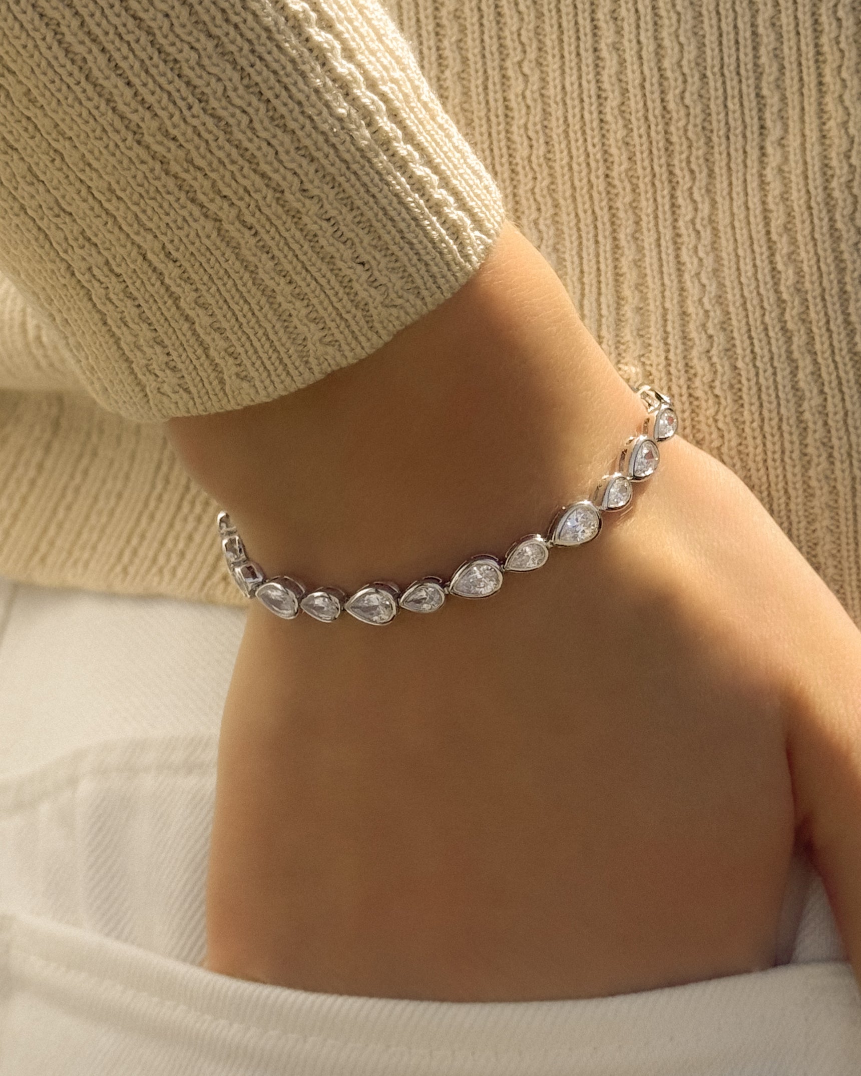 Teardrop Bezel Tennis Bracelet