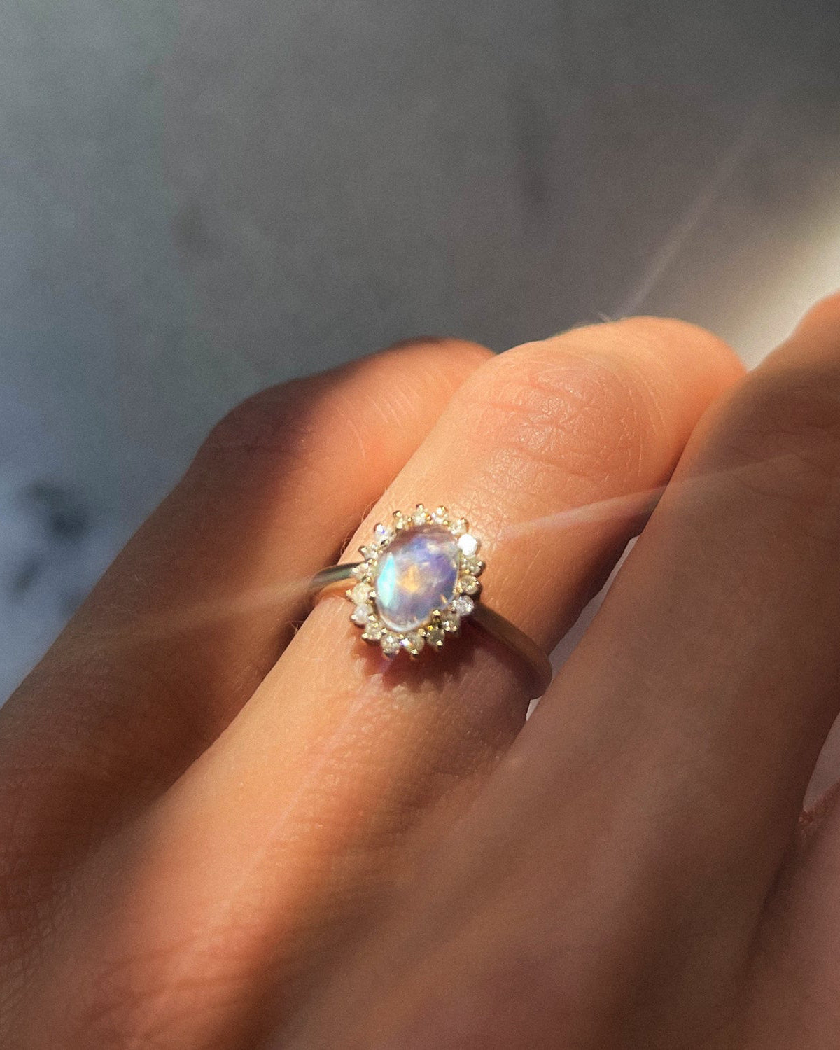Mini Antiquity Moonstone Ring