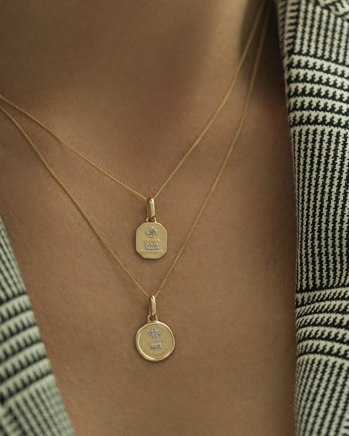 Love Token Necklace Round