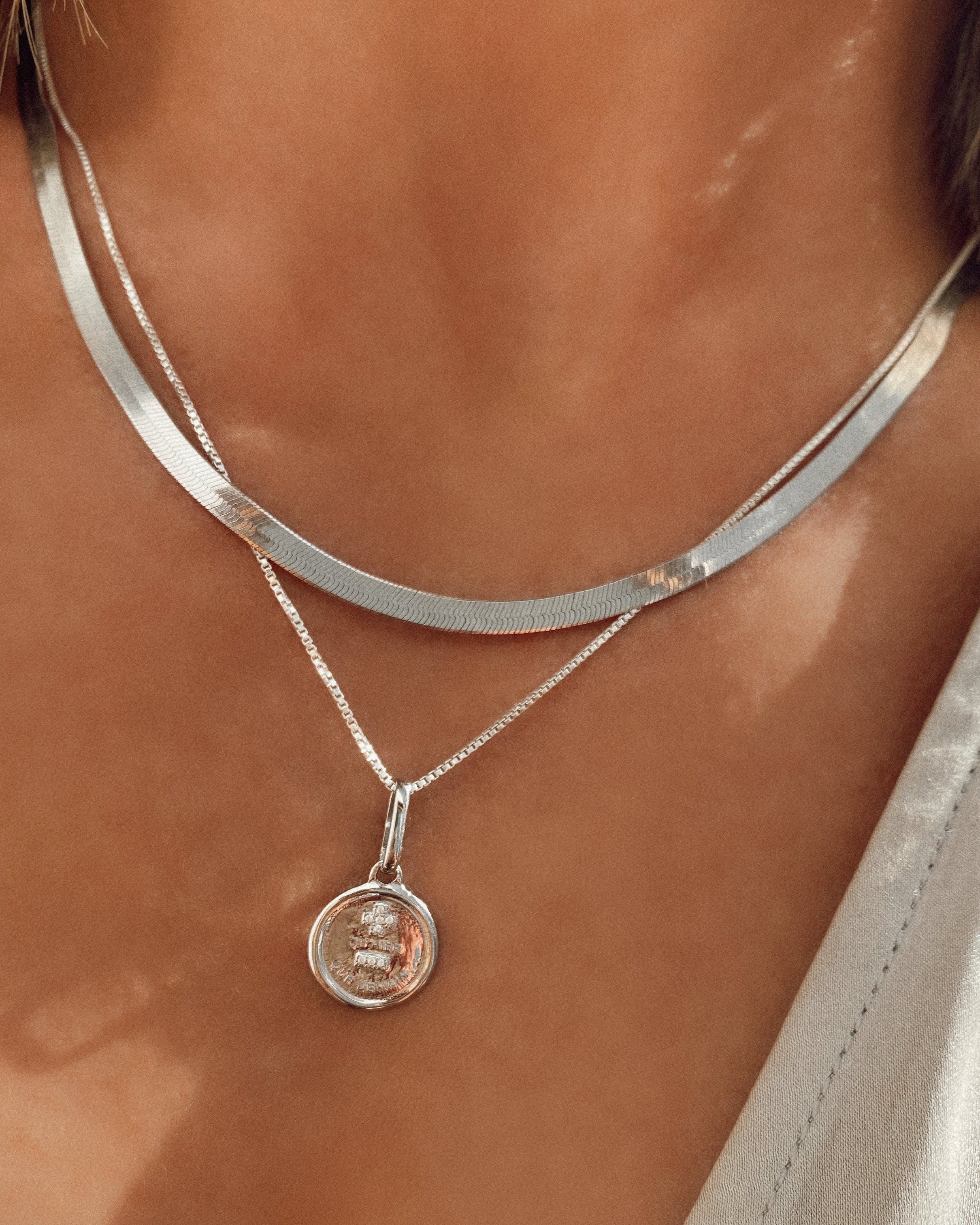 Love Token Necklace Round