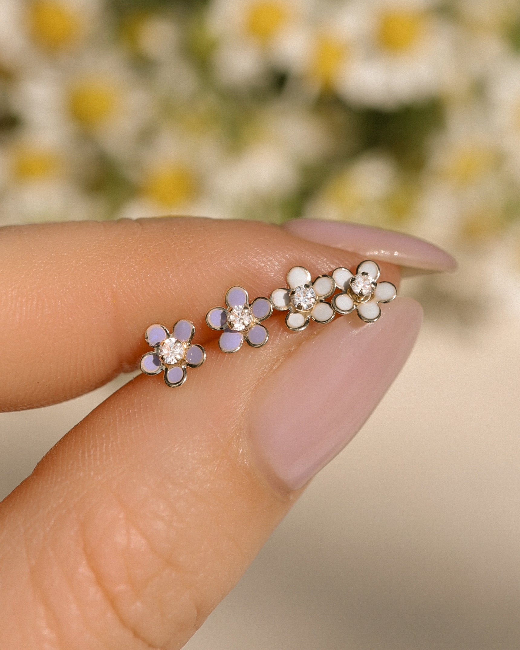 Daisy Flatback Stud
