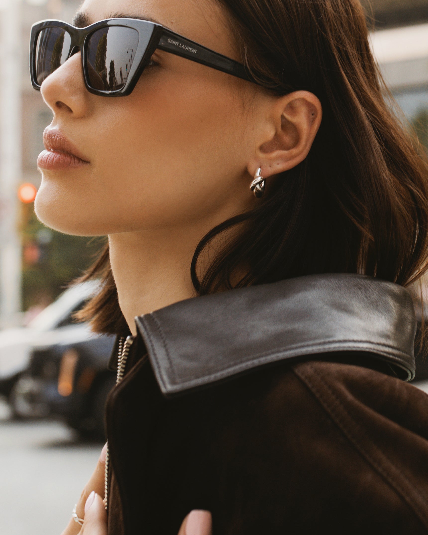 Knot Hoops