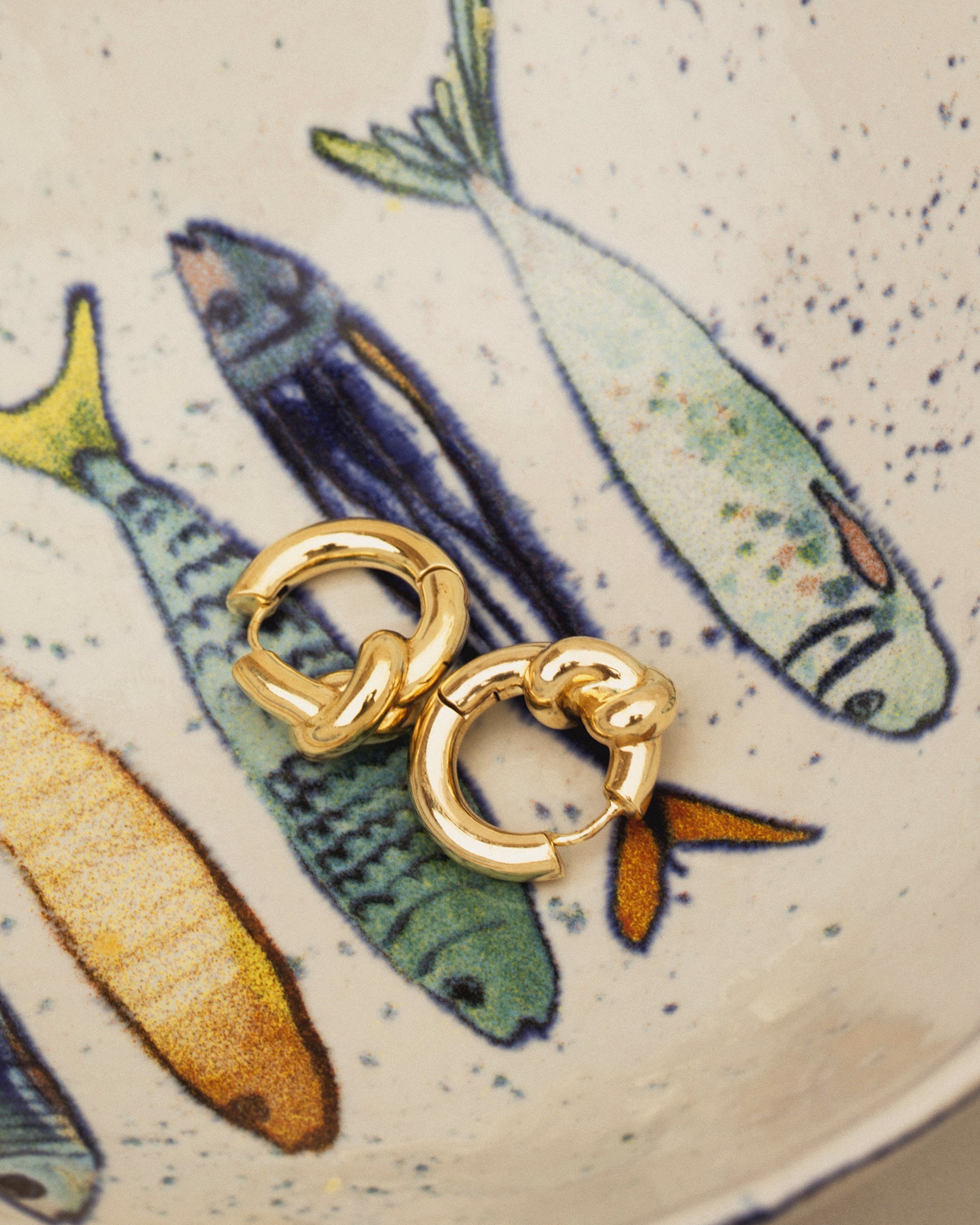 Knot Hoops