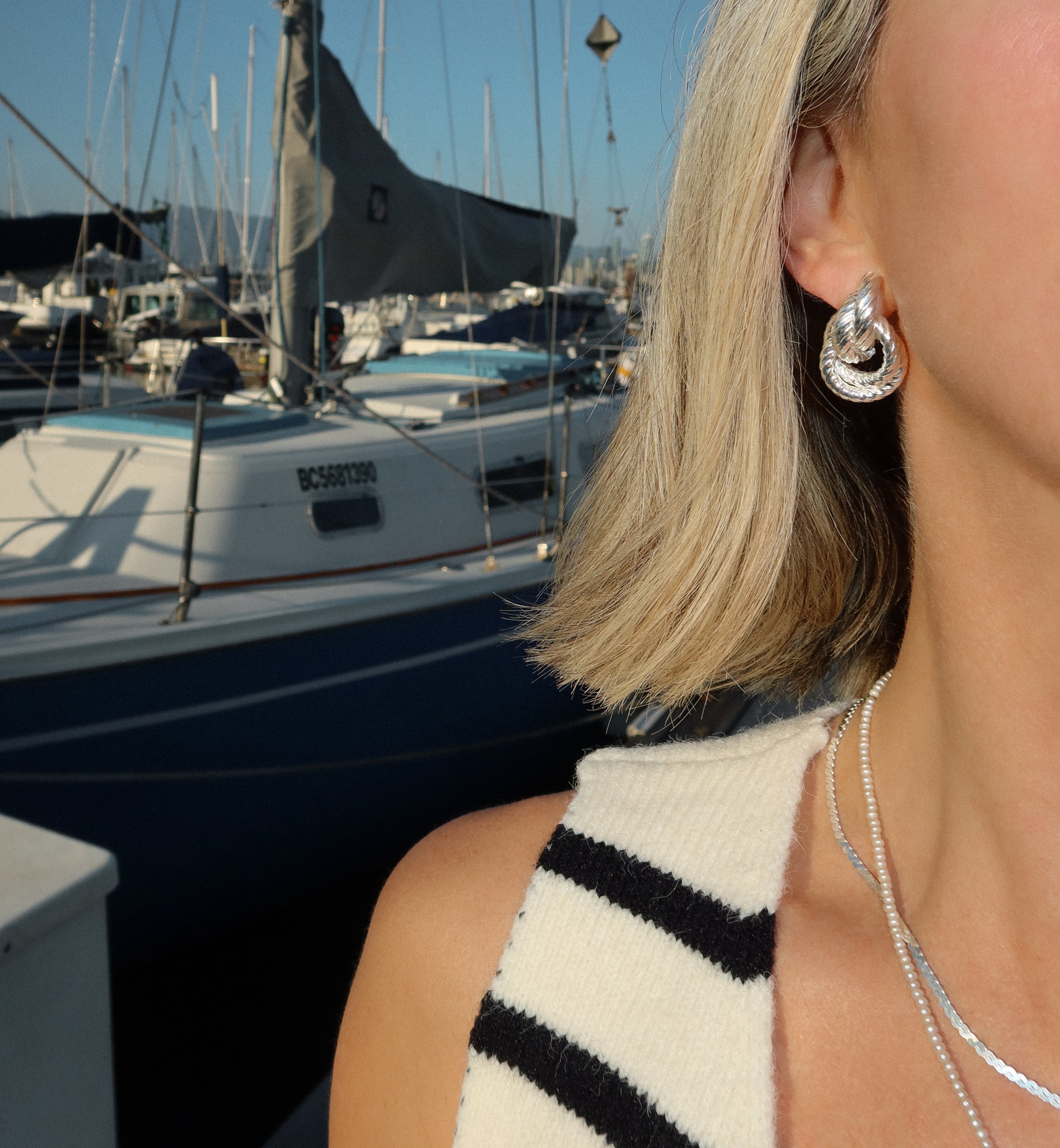 本場カナダ発【leah alexandra】HEART STUDS★可愛いハート Radiating Heart Studs