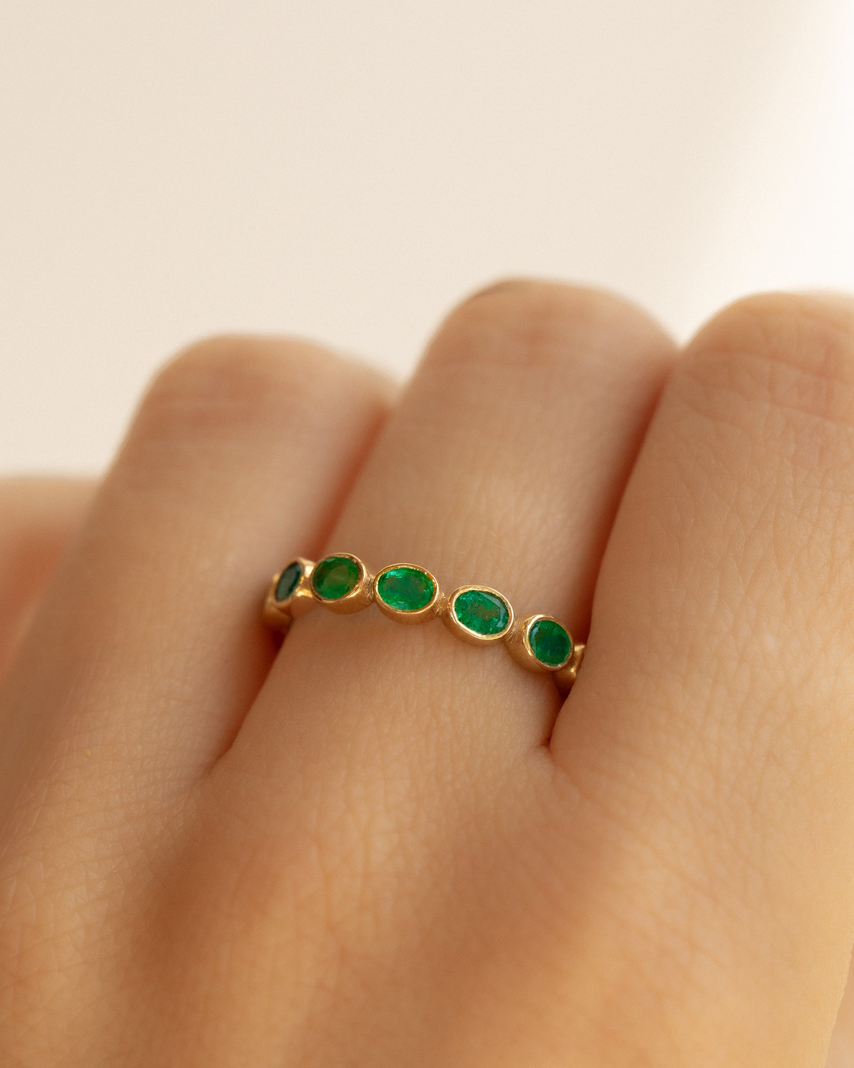 Surround Emerald 14K Ring
