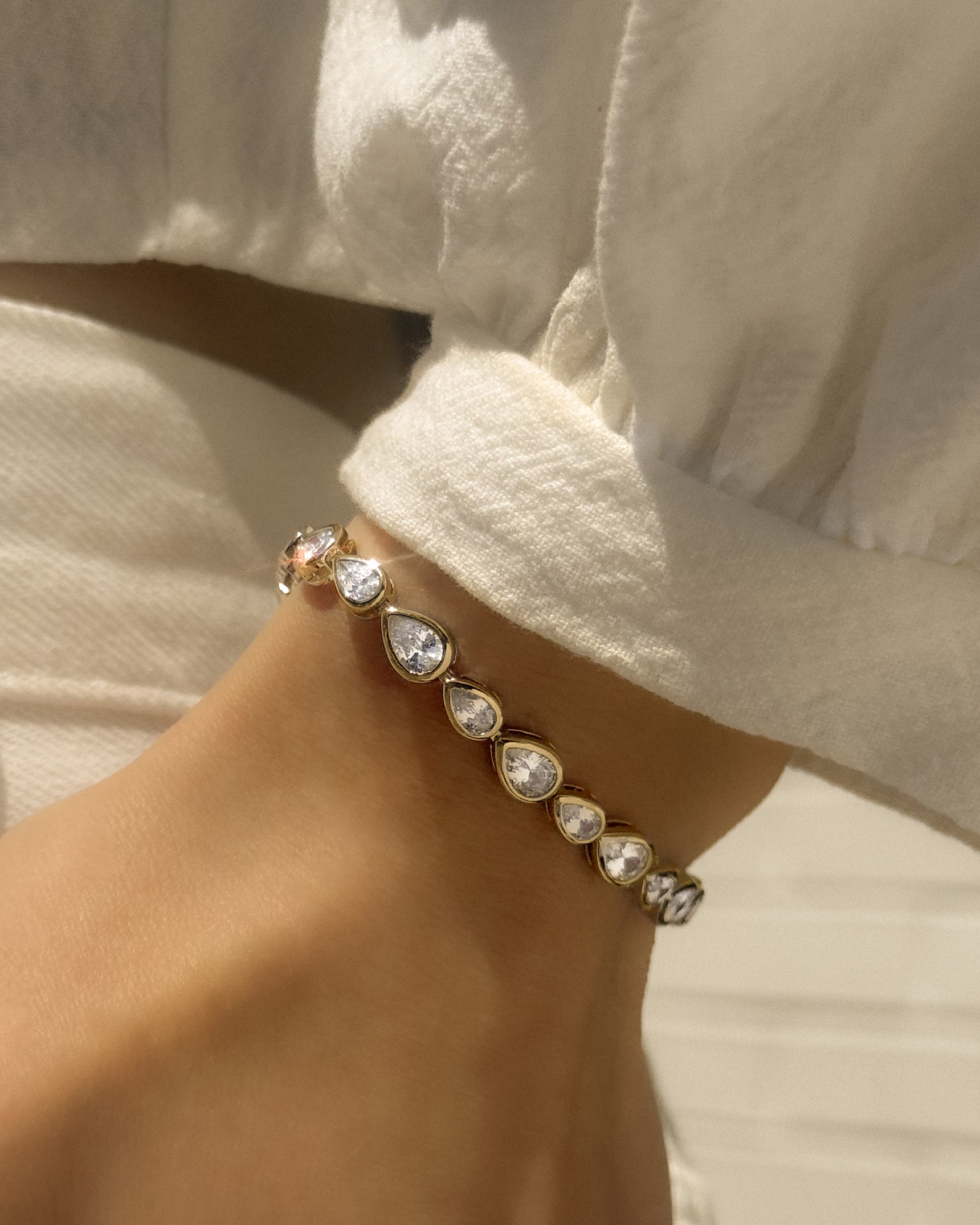 Teardrop Bezel Tennis Bracelet