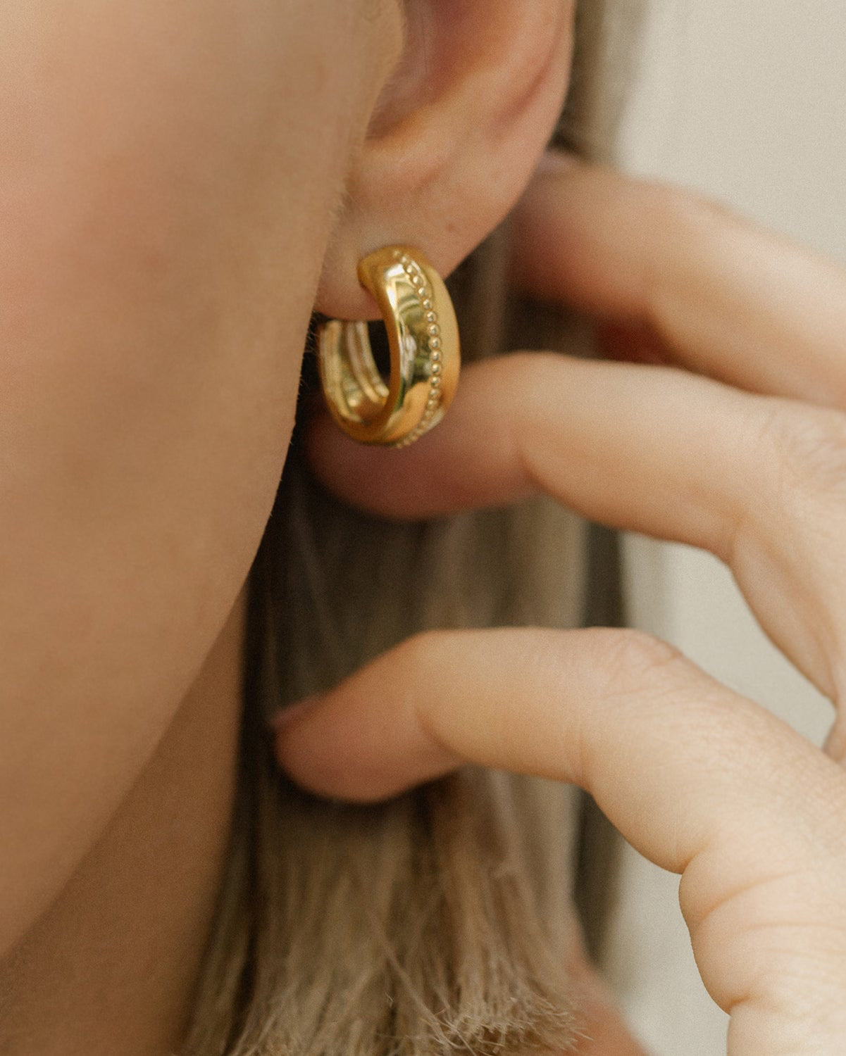 Leah Alexandra oval thick gold hoops